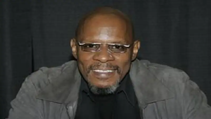 Avery Brooks Net Worth